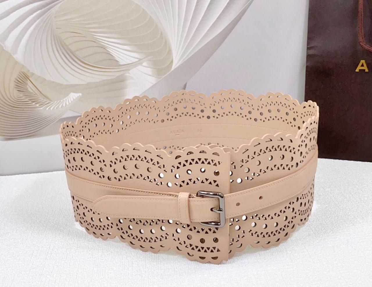 Alaia belt