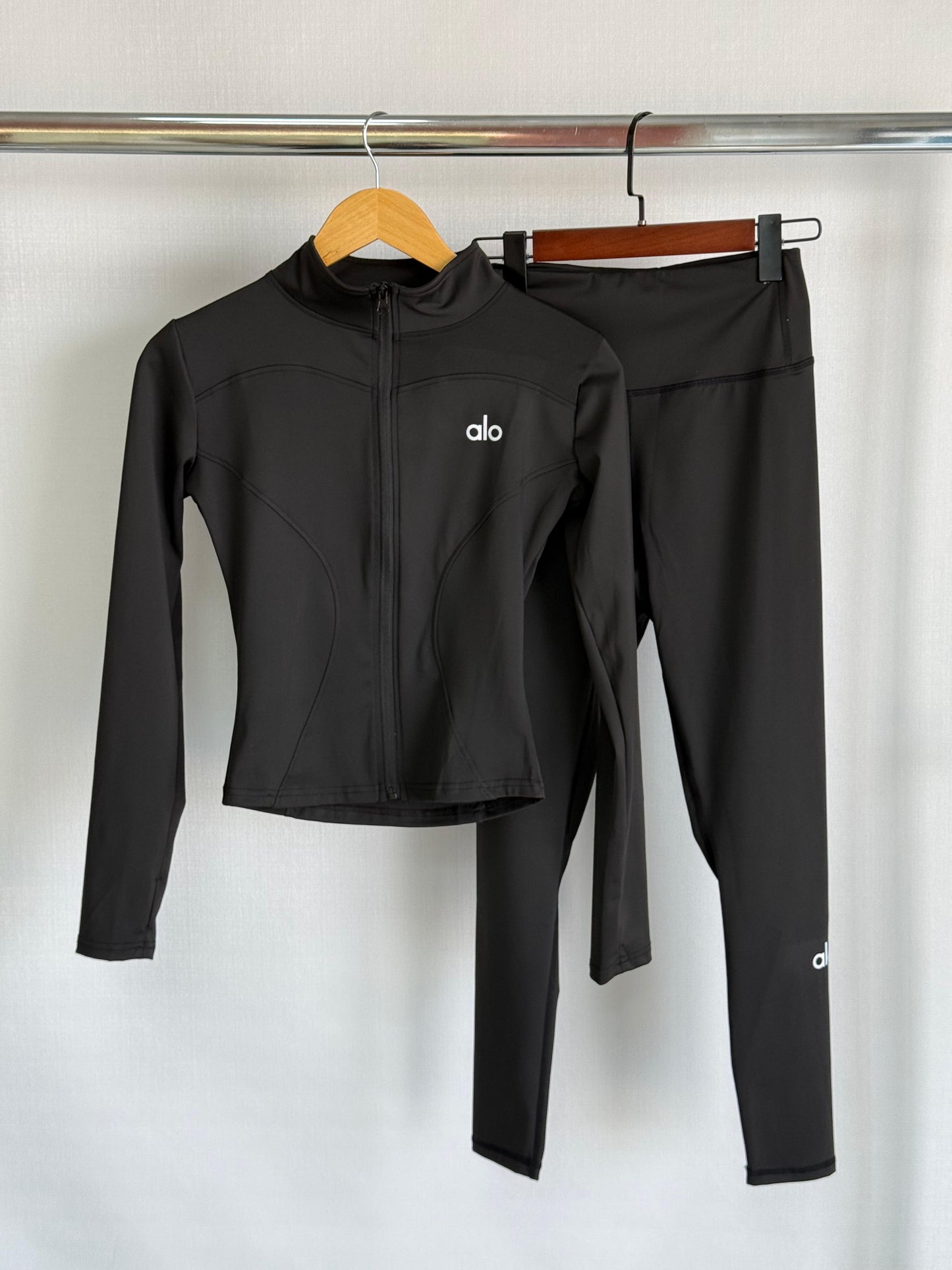 Alo tracksuit-clothes set