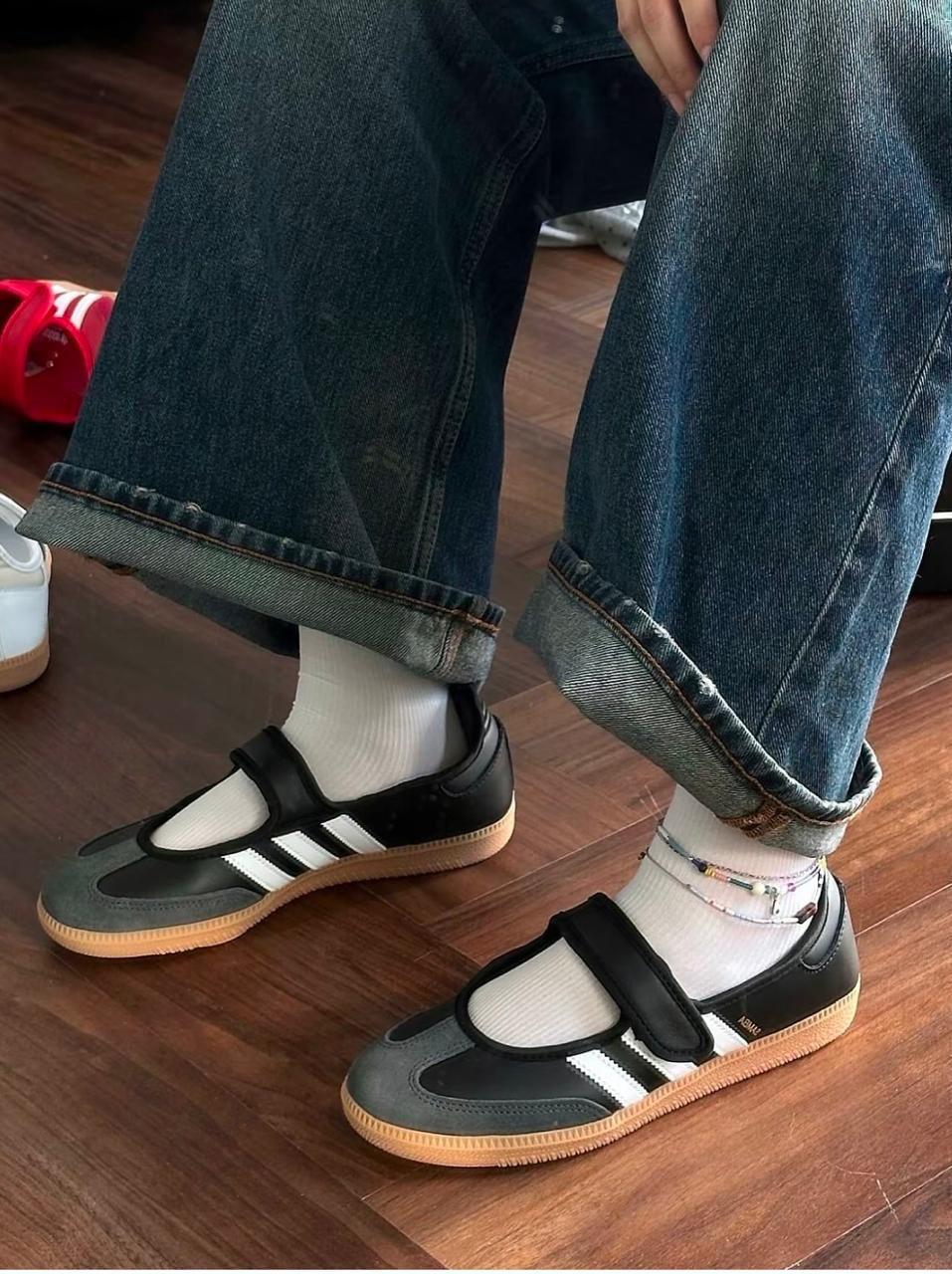 Adidas samba jane sneakers