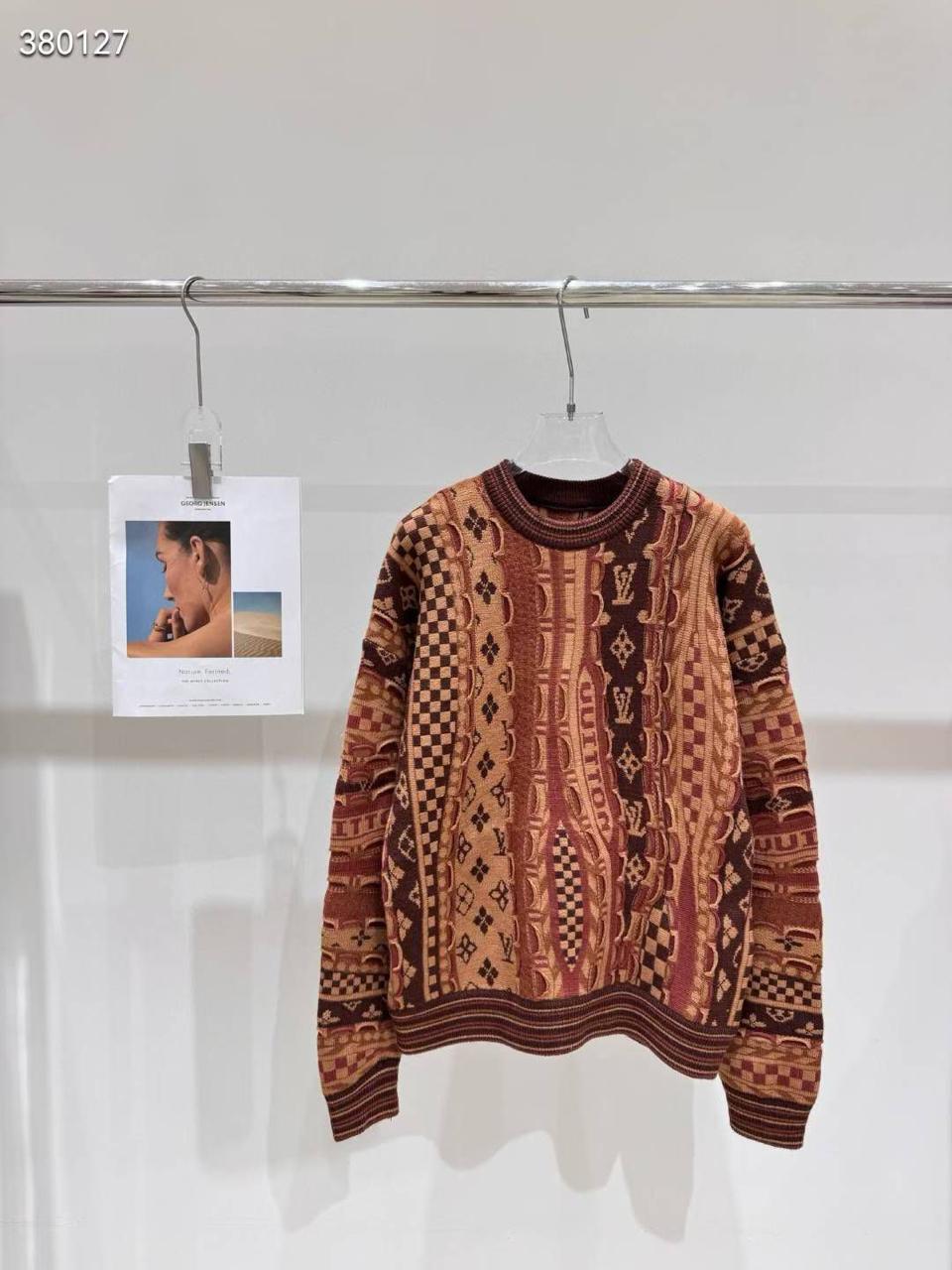 Lv sweater