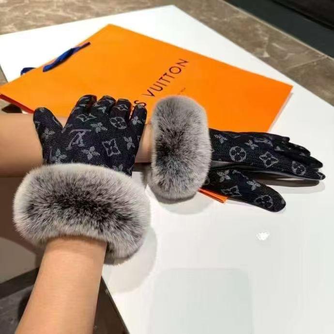 Lv gloves