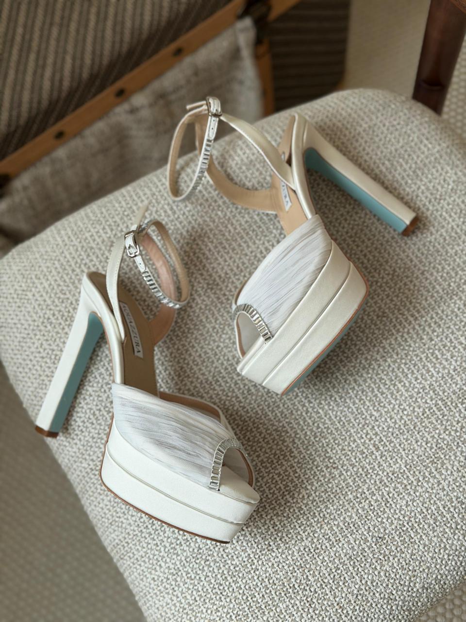 Aquazurra sandals heels