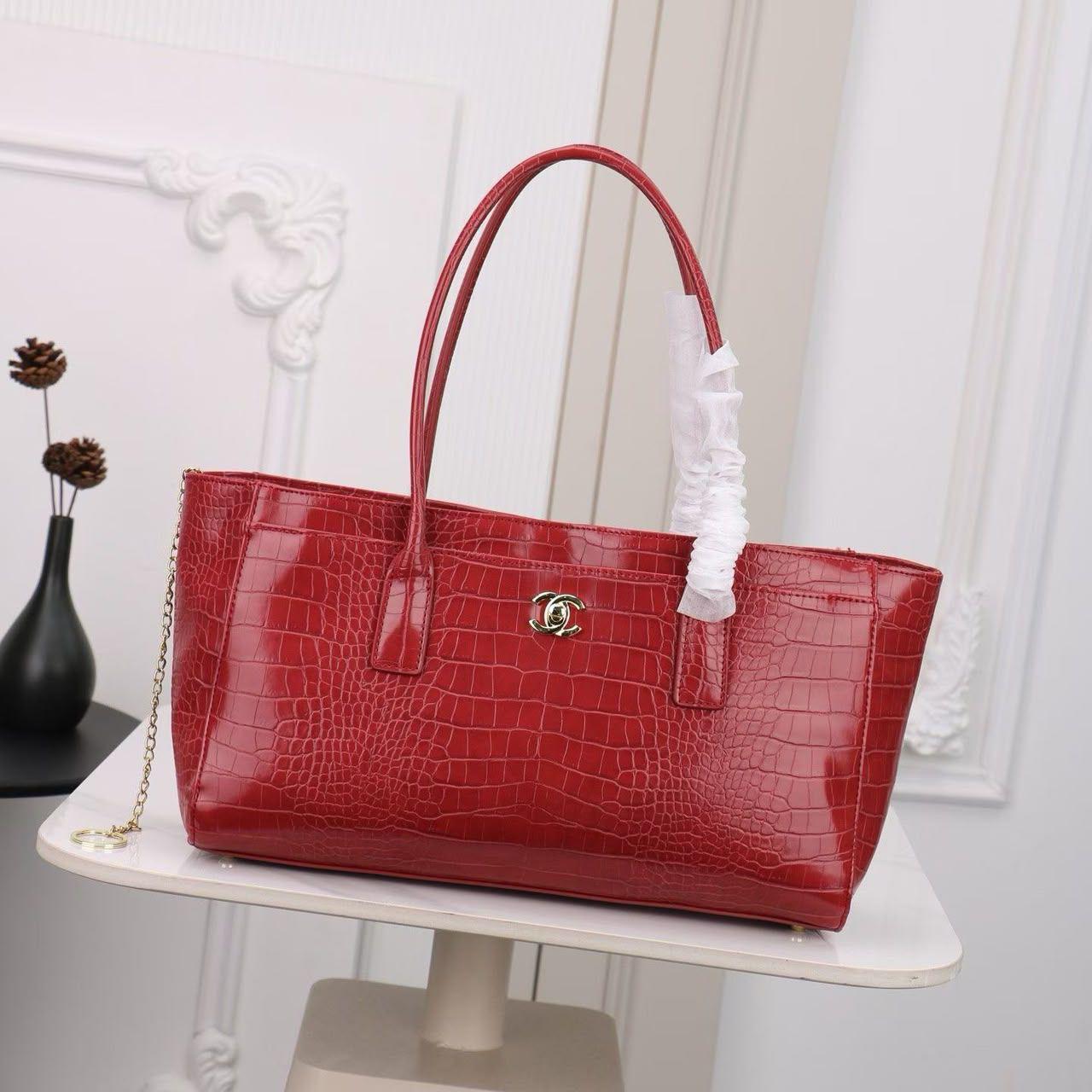 Chanel bag tote