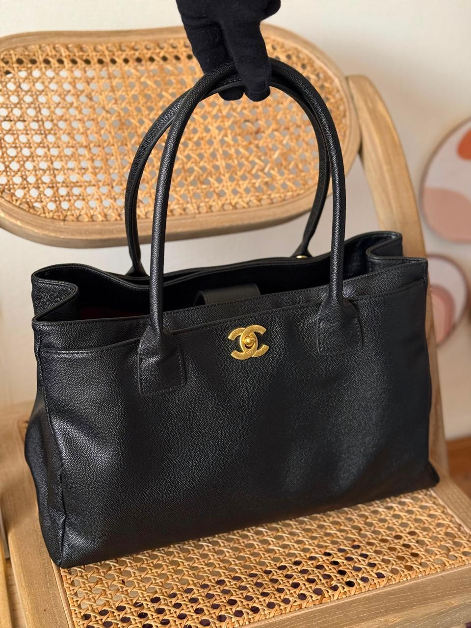Chanel bag tote