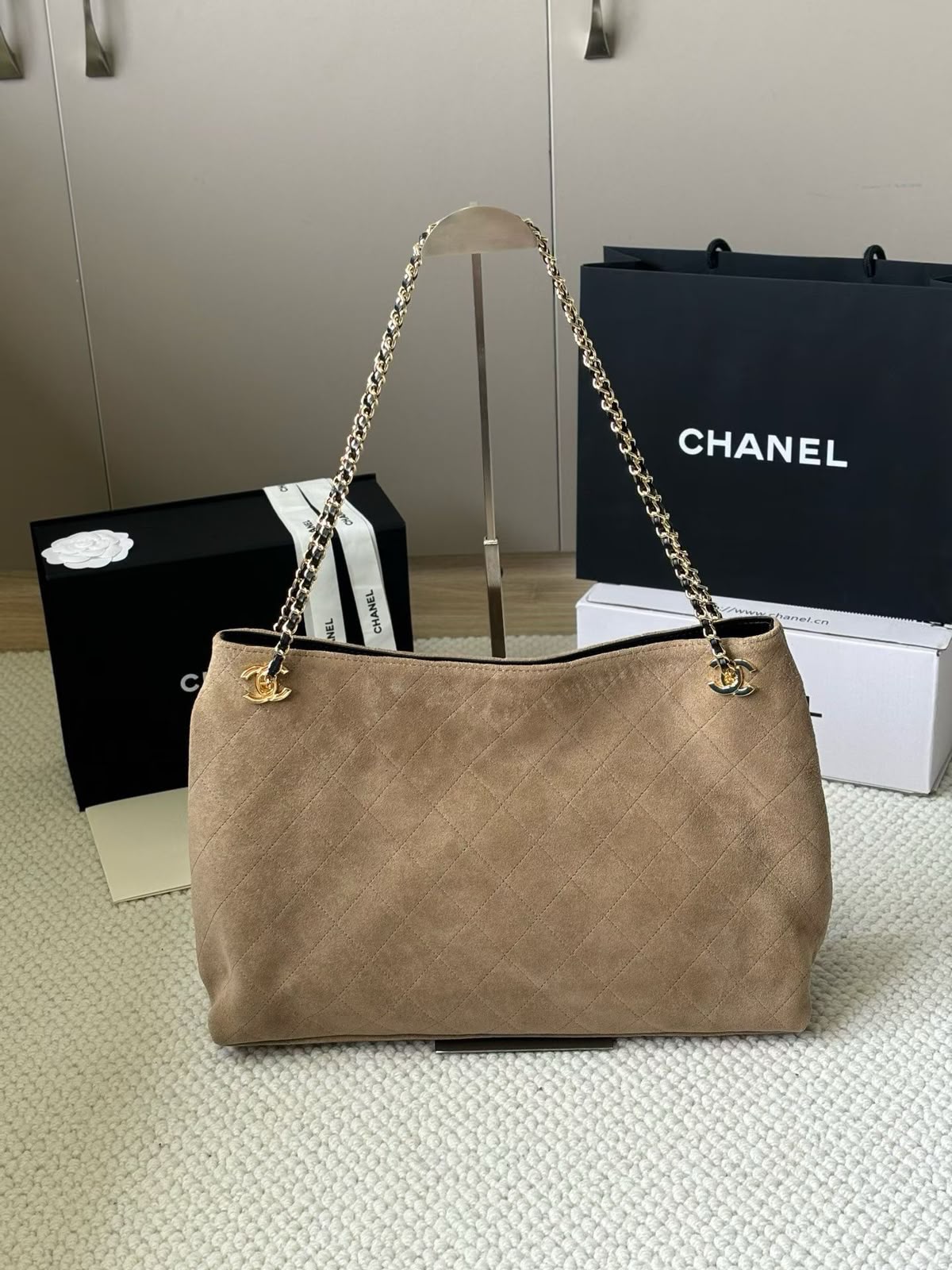 Chanel bag tote