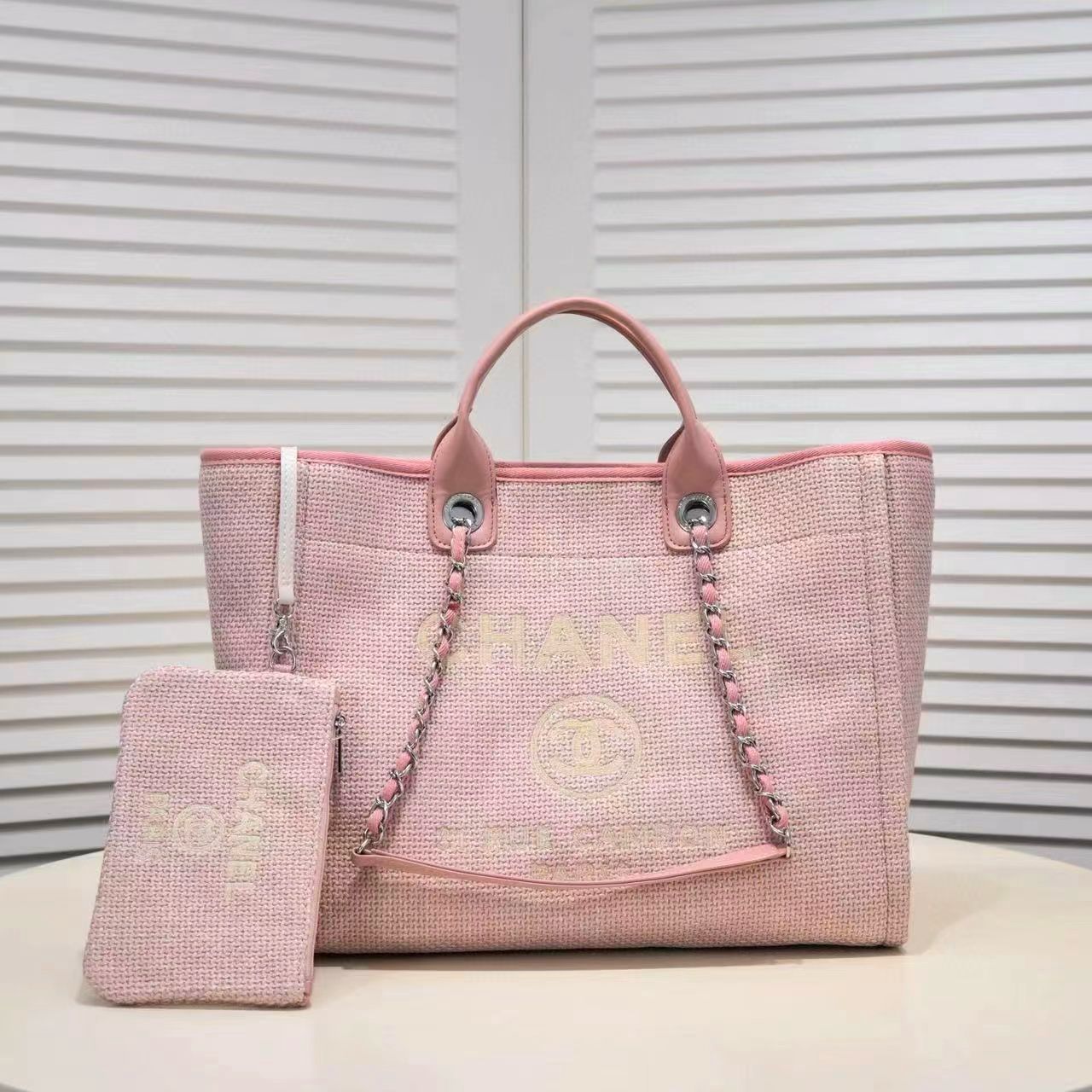 Chanel bag tote