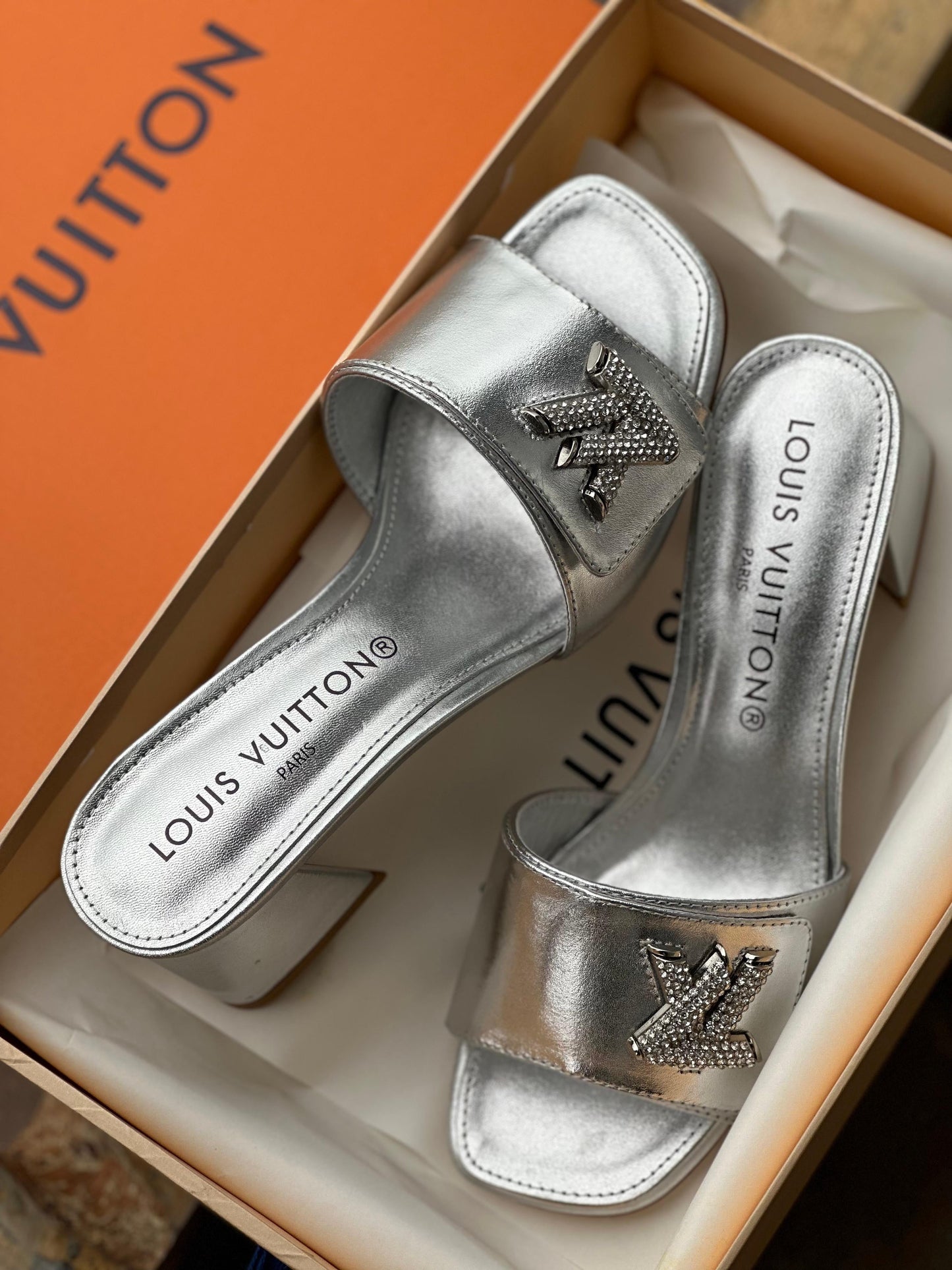 Lv slippers & sandals heels - silver