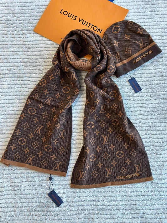 Lv scarf and hat