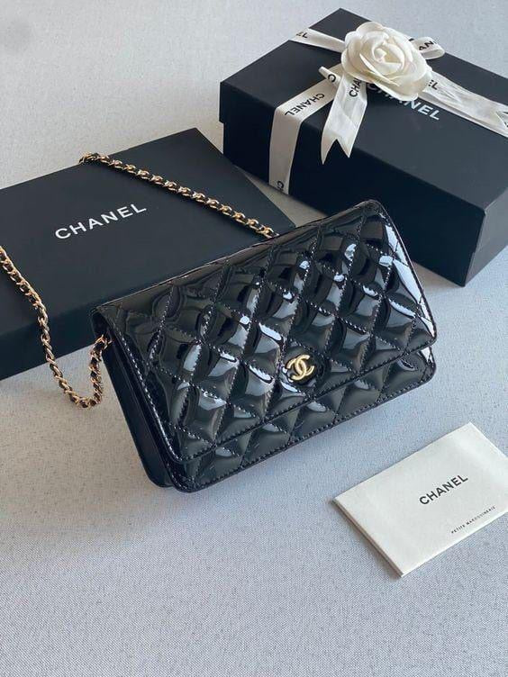 Chanel bag - glossy