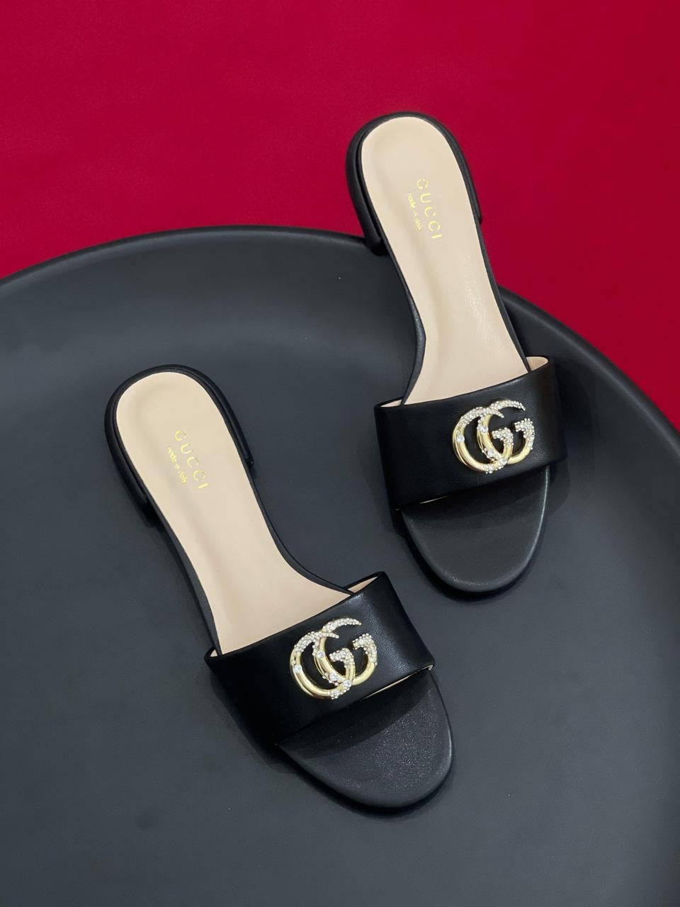 Gucci slippers