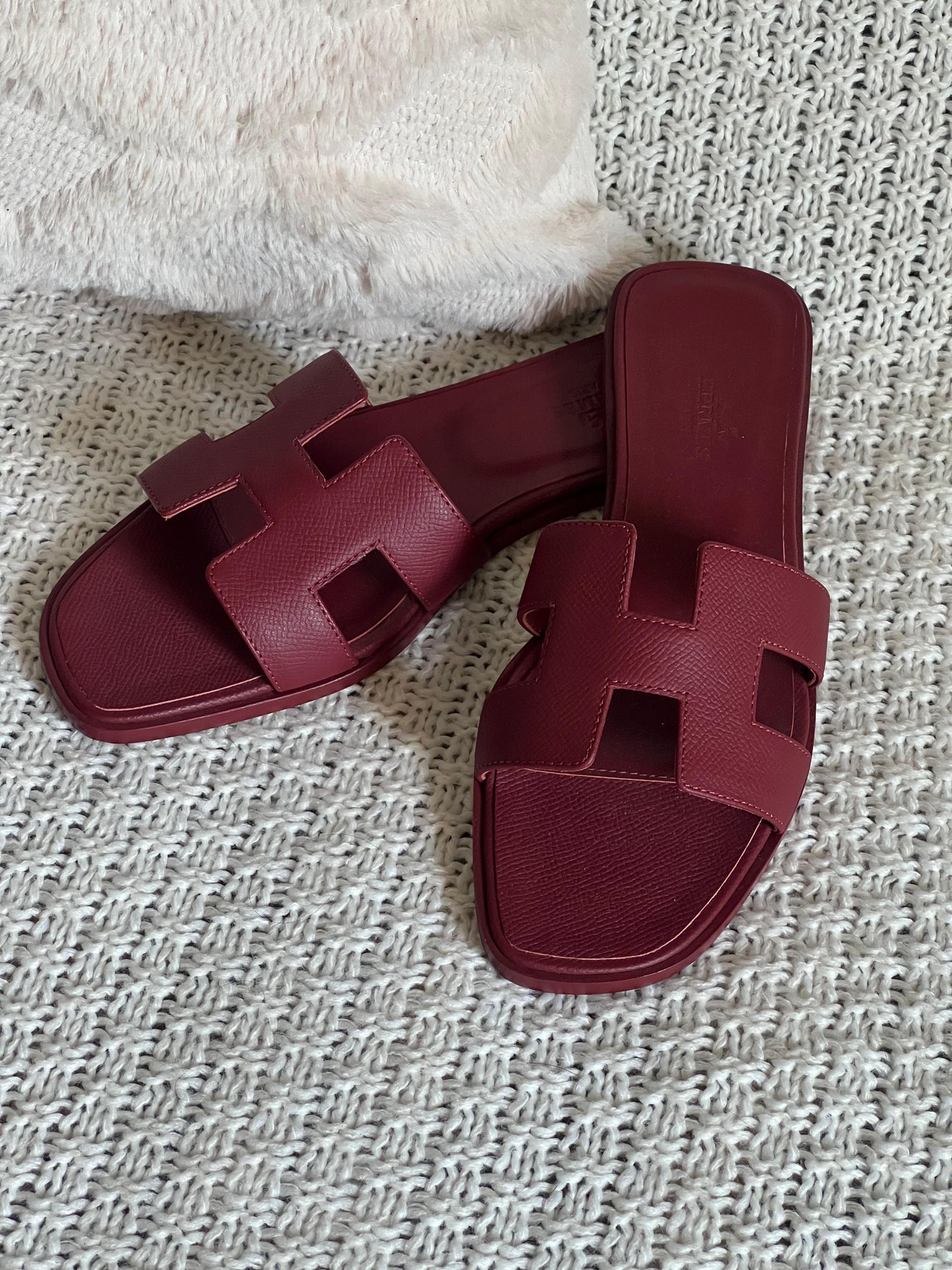 Hermes slippers maroon