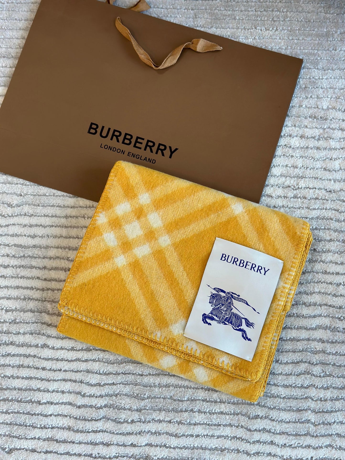 Burberry scarf 180 x30 cm