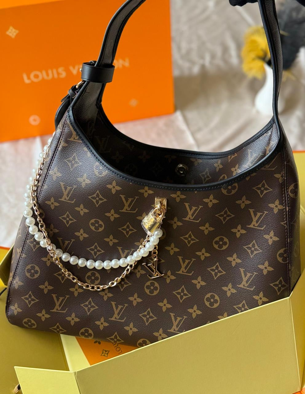 Lv bag tote
