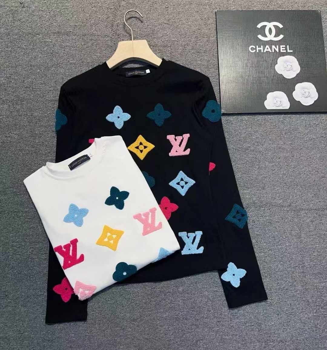 Lv sweater