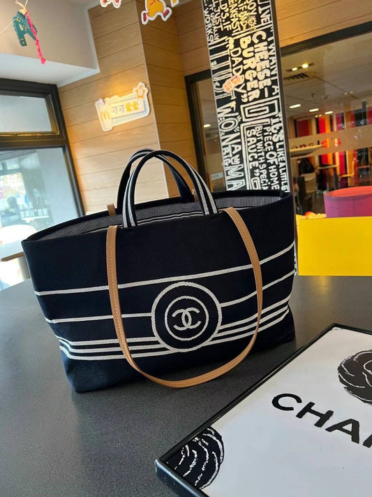 Chanel bag tote