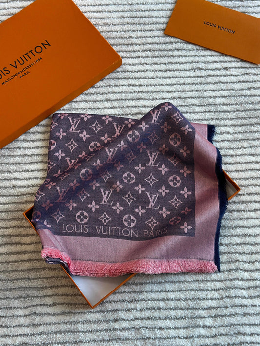 Lv scarf