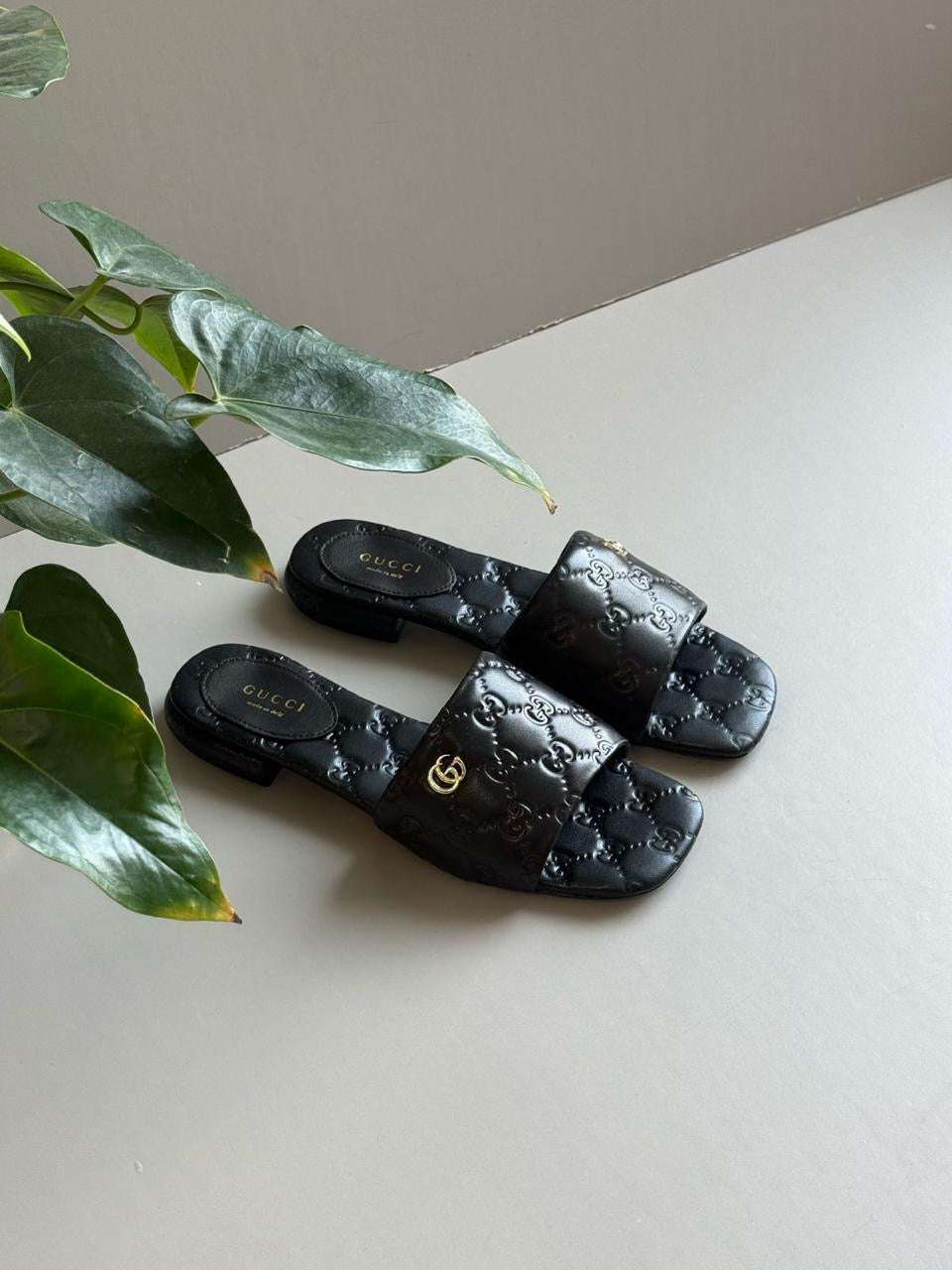 Gucci slippers