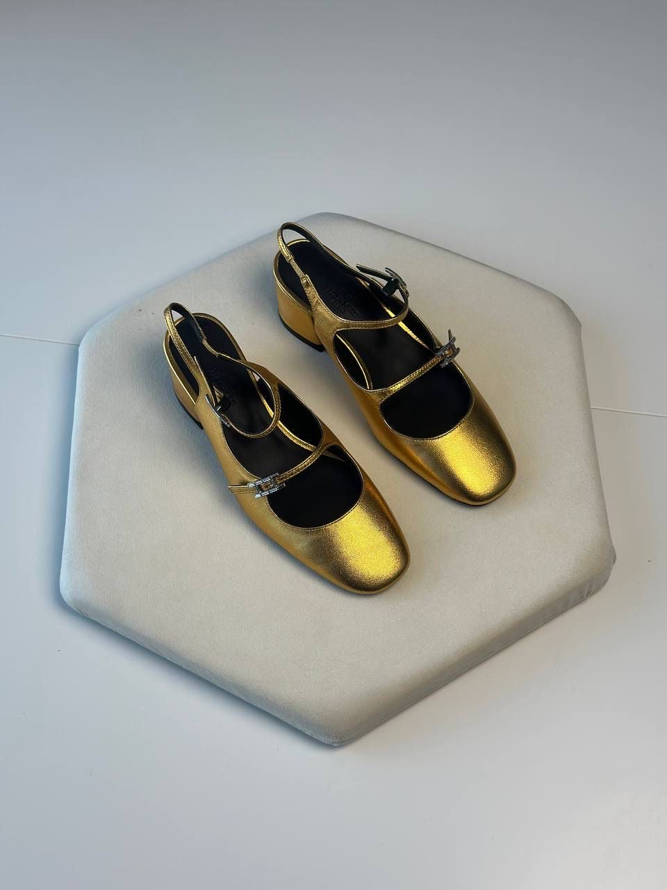 Hermes heels - gold