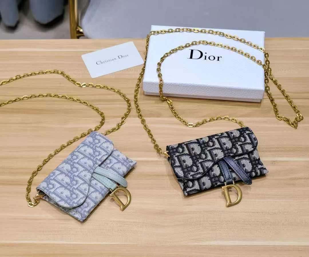 Dior wallet with chain