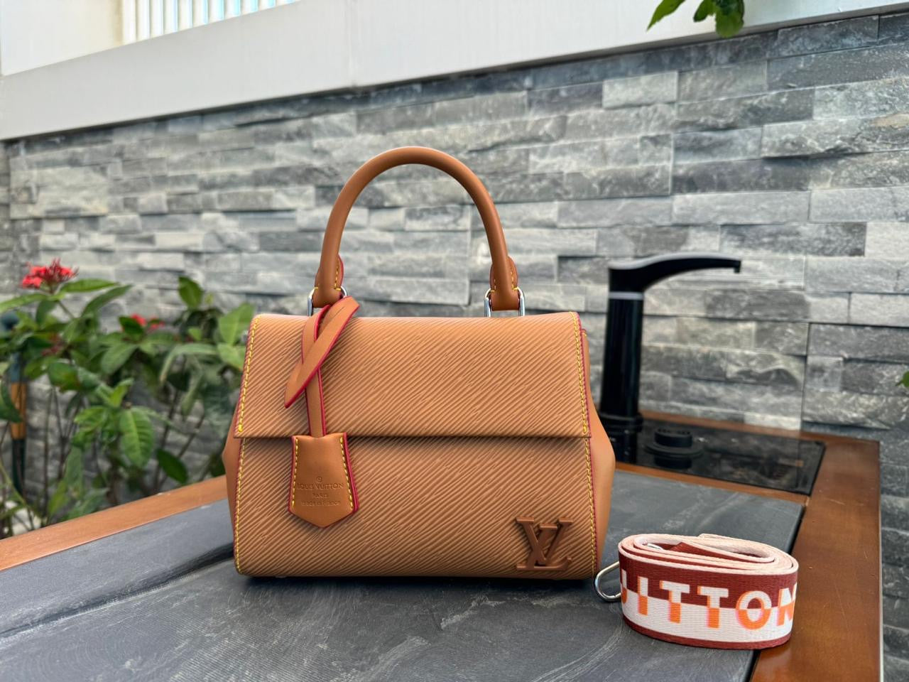 Lv bag tote