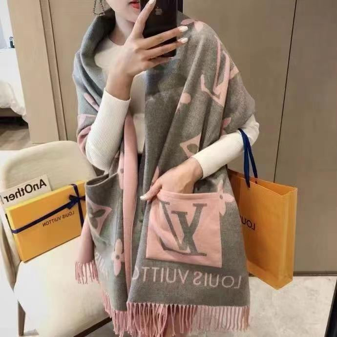 Lv scarf