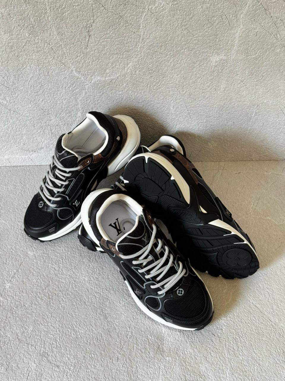 Lv sneakers