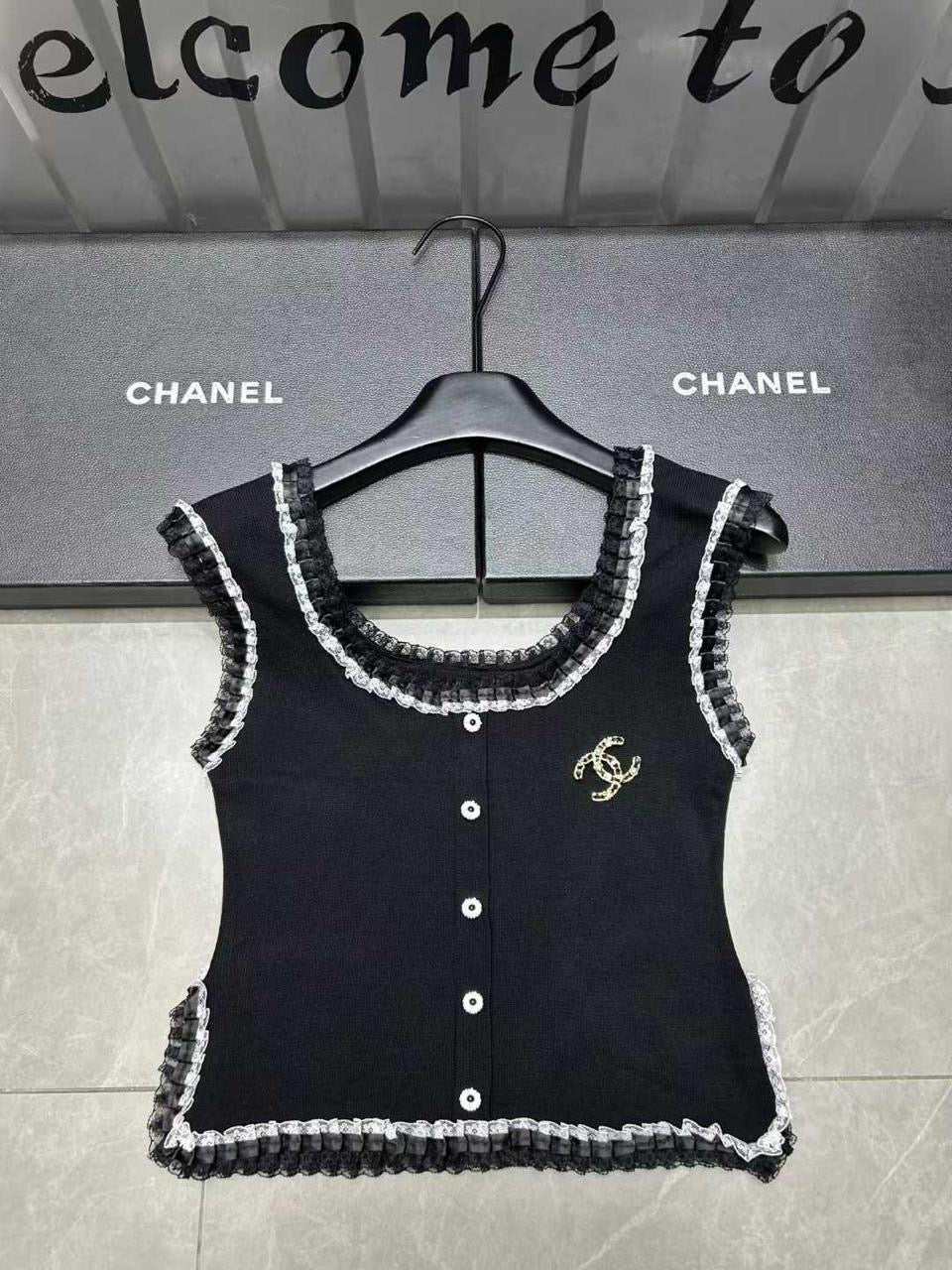 Chanel top