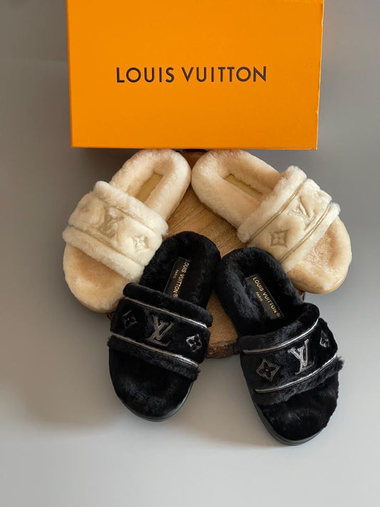 Lv slipper with fur