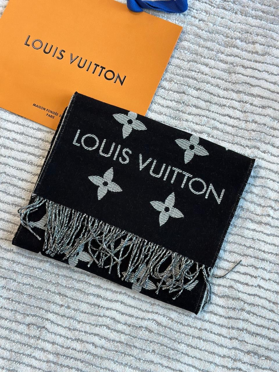 Lv scarf 180x30 cm