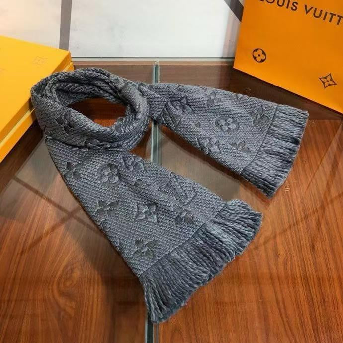 Lv scarf