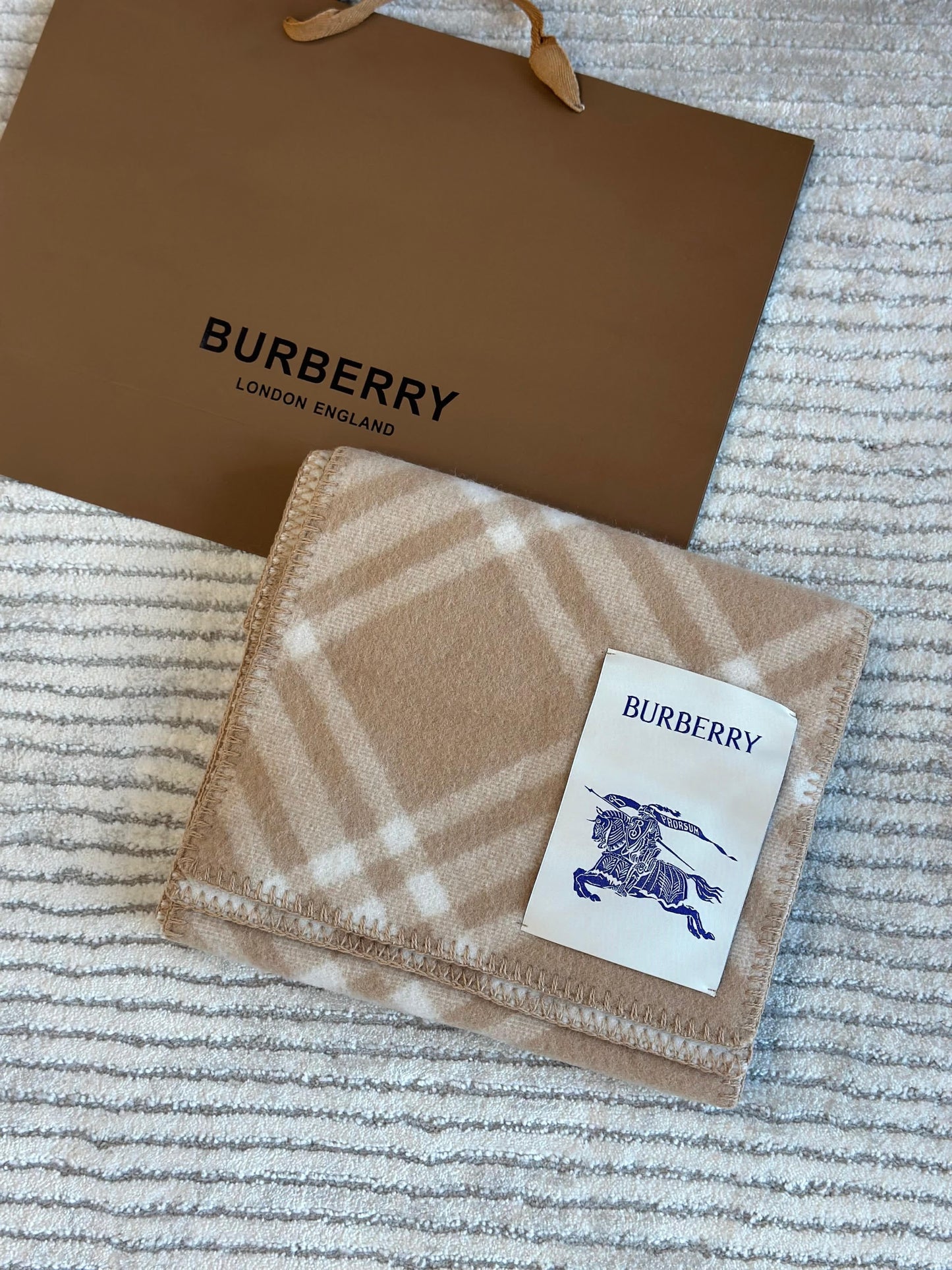 Burberry scarf 180 x30 cm