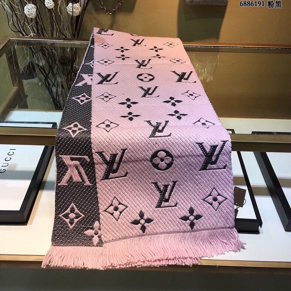 Lv scarf