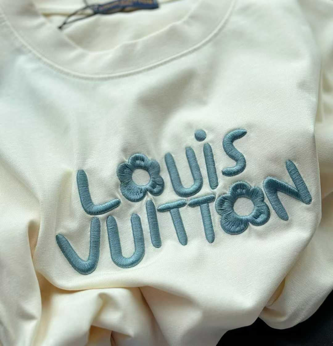 Lv tshirt - oversized