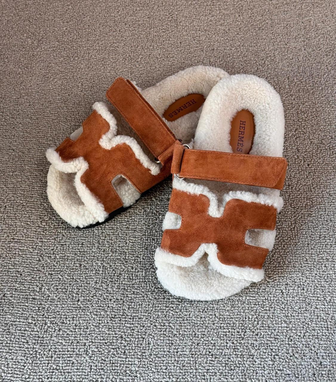 Hermes slippers chypre with fur