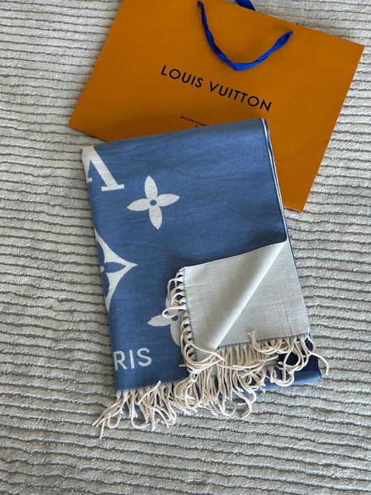 Lv scarf