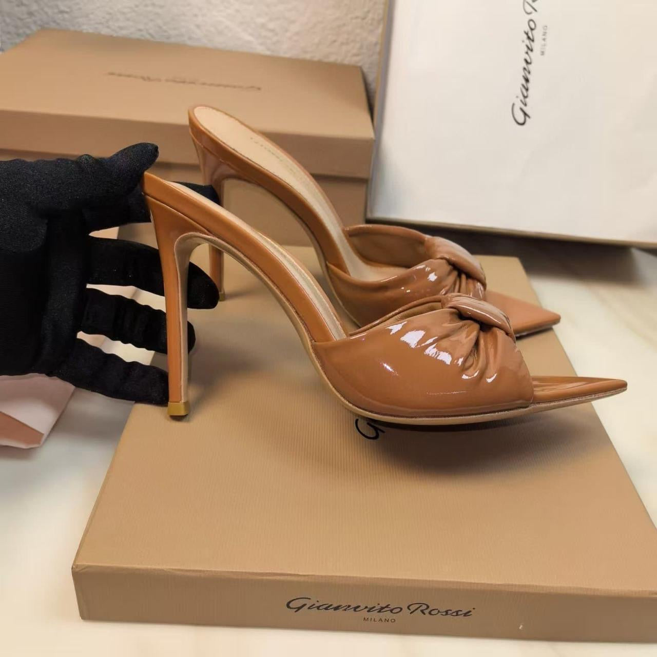 G rossi sandals heels