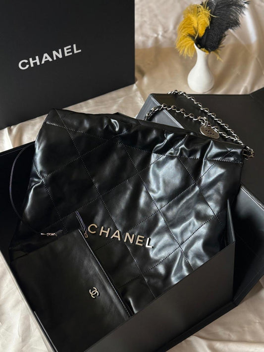 Chanel bag tote