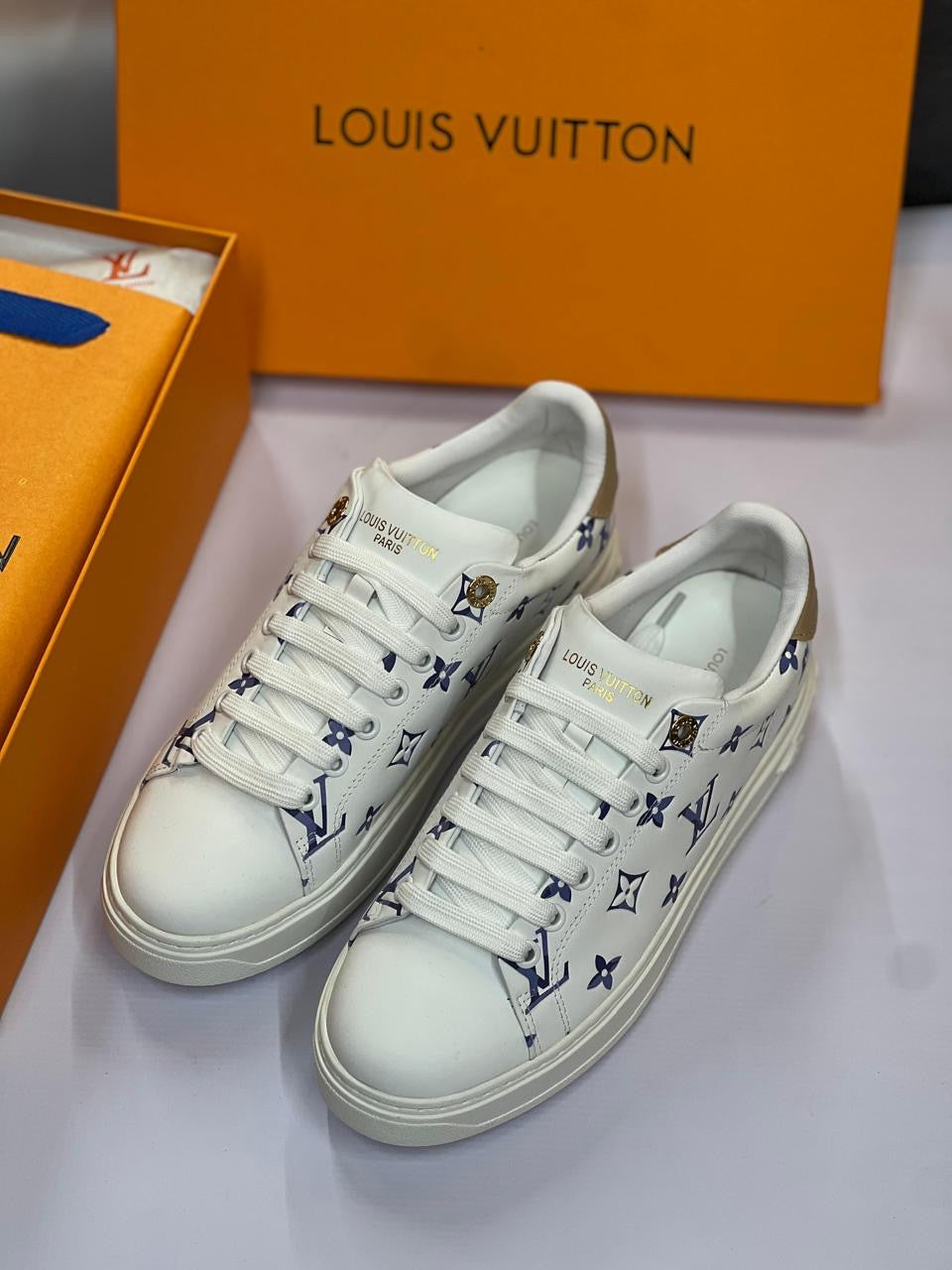 Lv sneakers