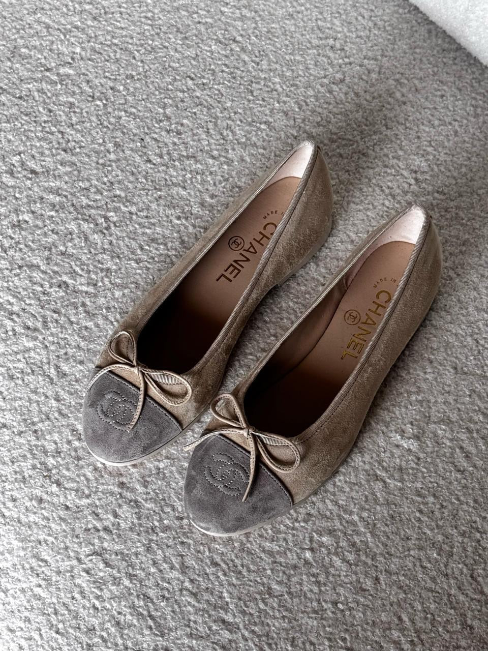 Chanel ballerina suede