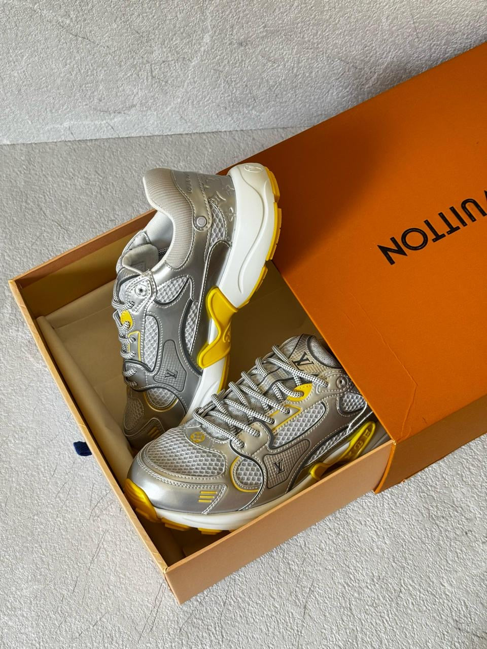 Lv sneakers