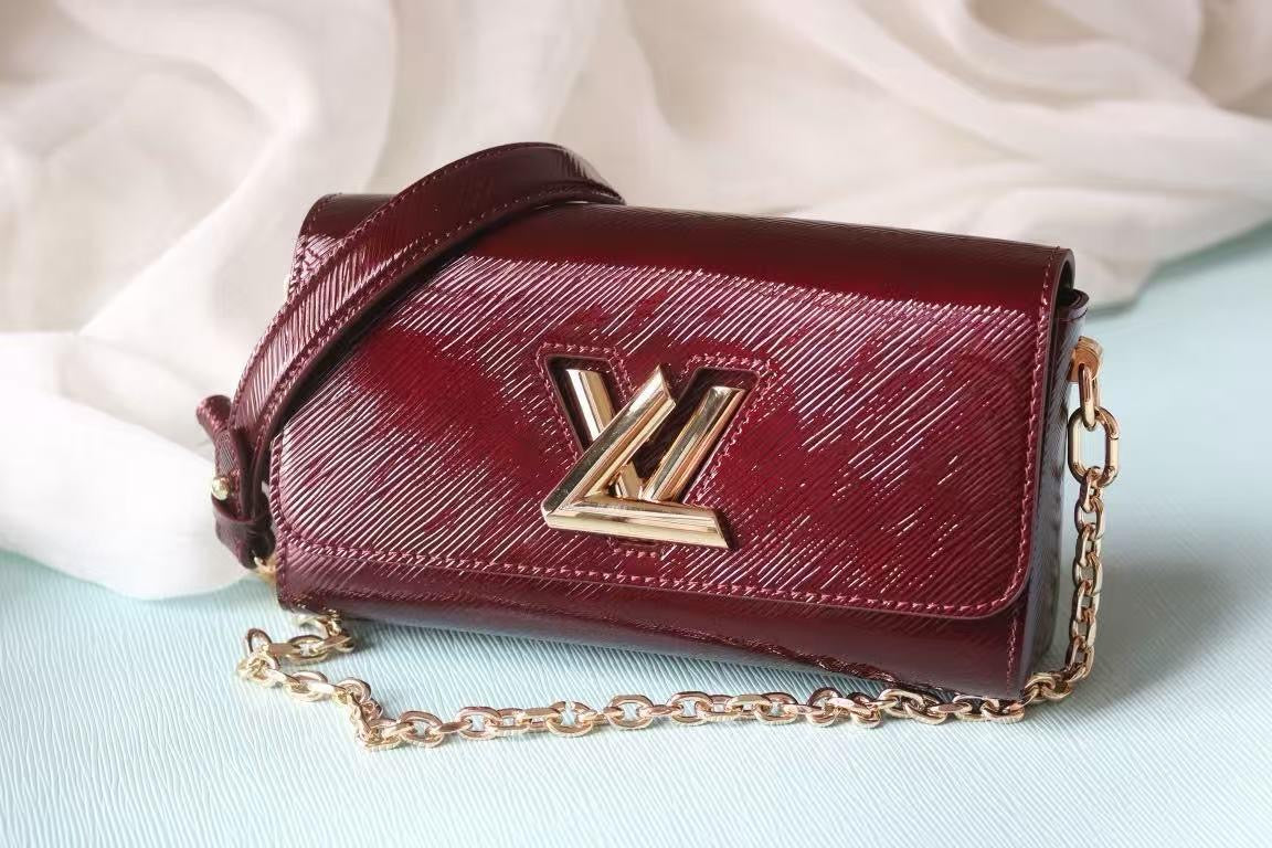 Lv bag maroon