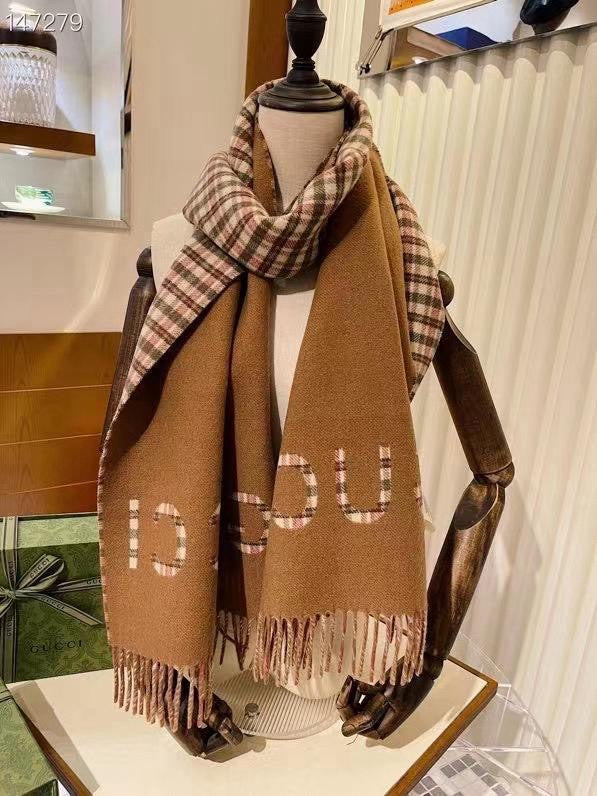 Gucci scarf