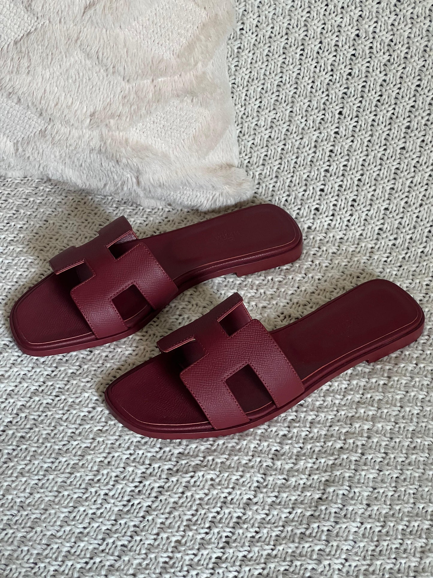 Hermes slippers maroon