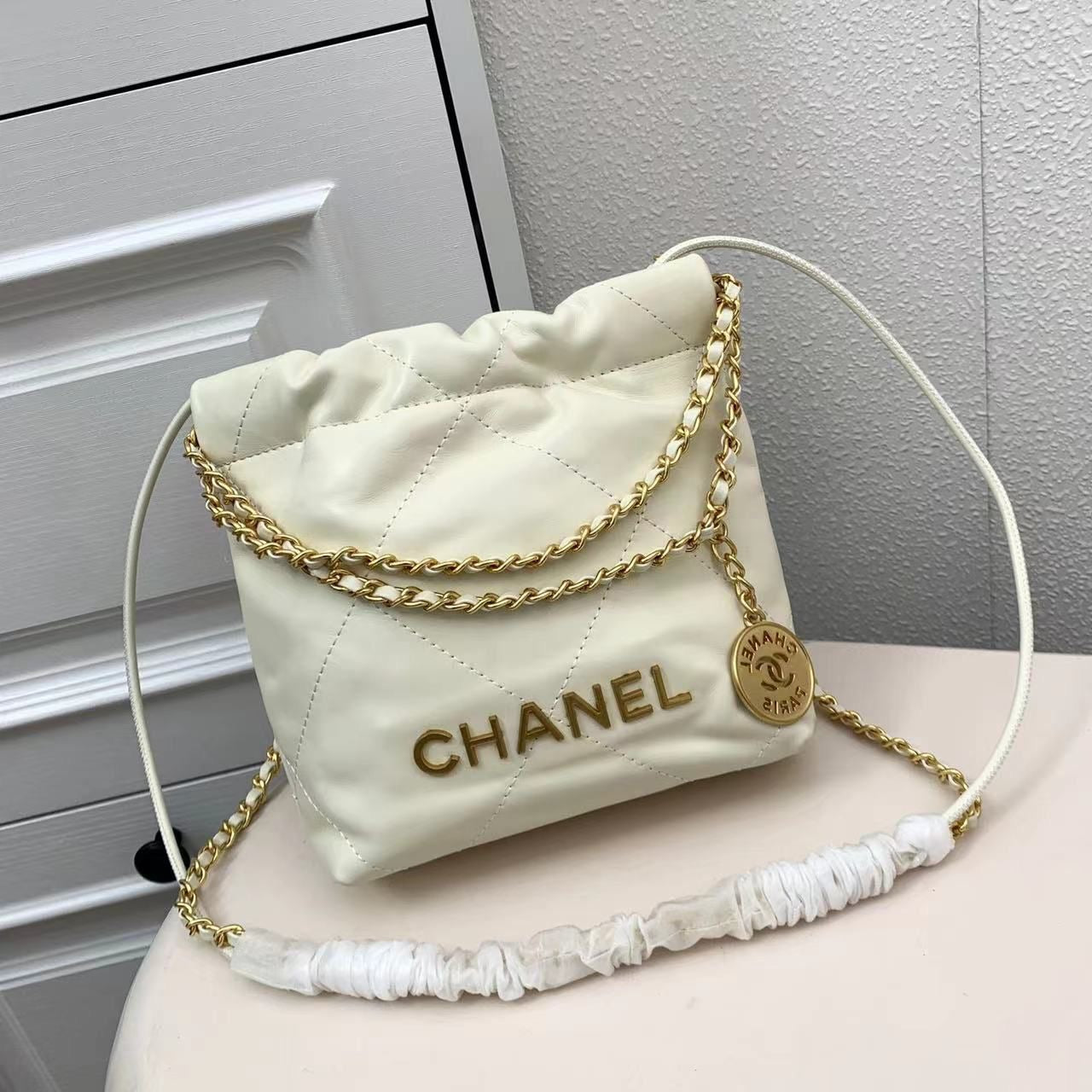 Chanel bag tote