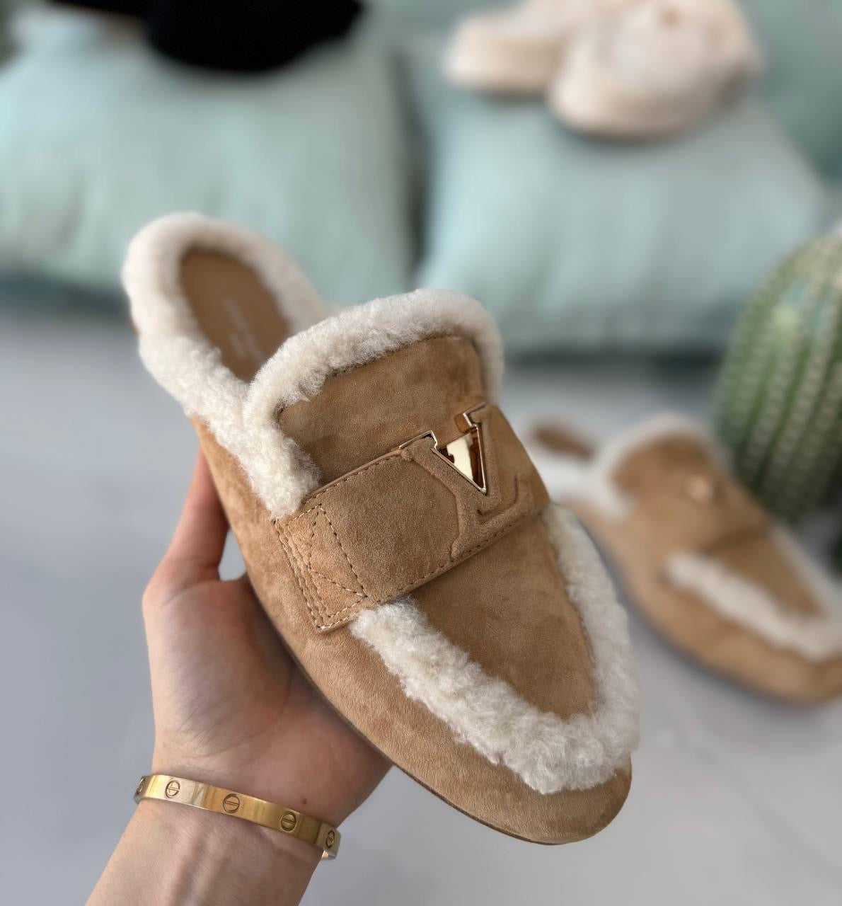 Lv mules with fur