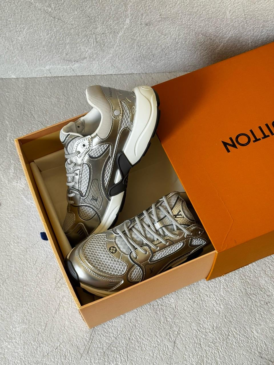 Lv sneakers