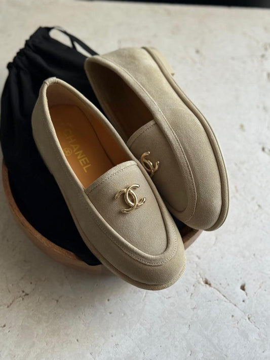 Chanel mules - beige