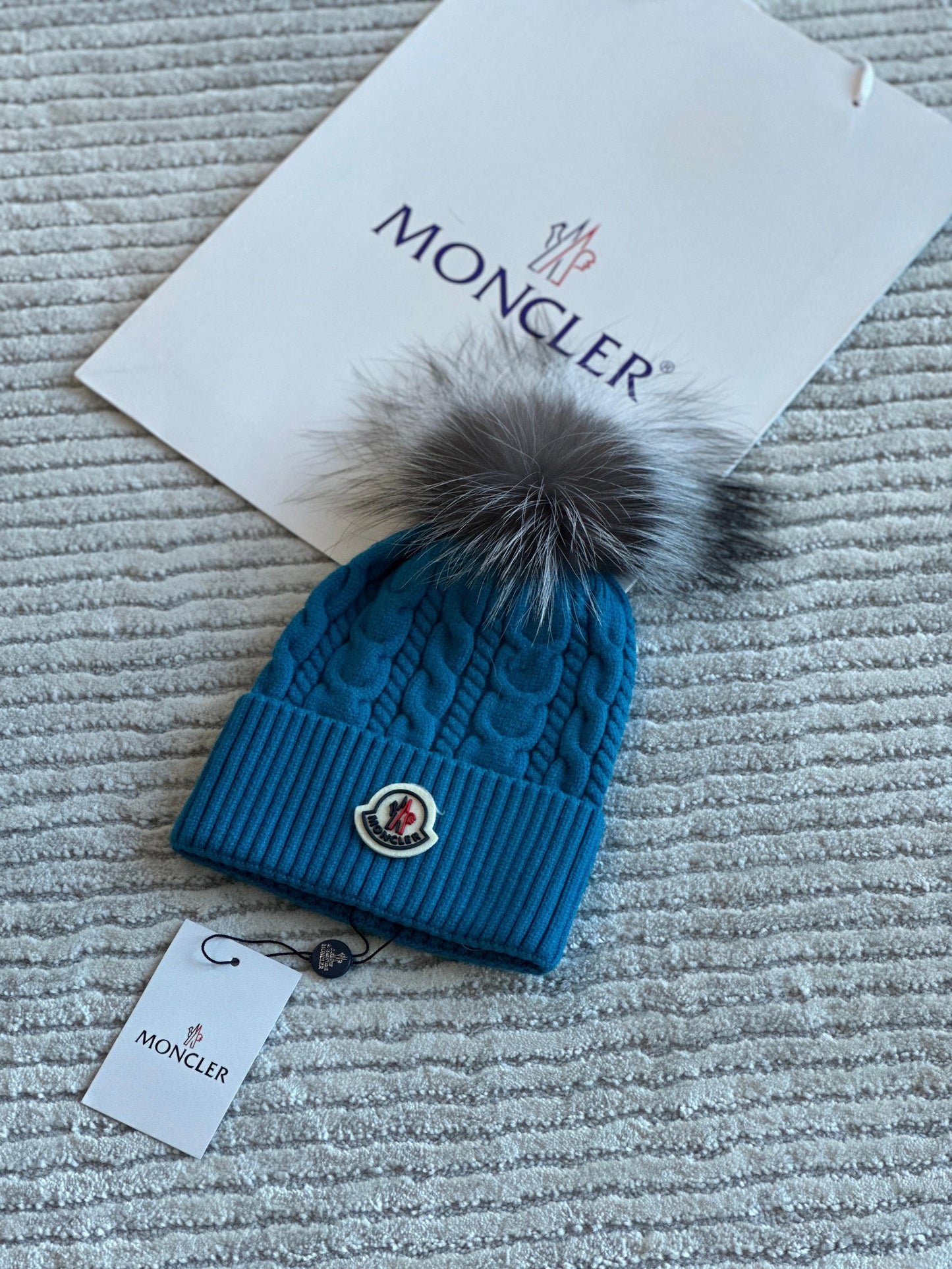 Moncler hat