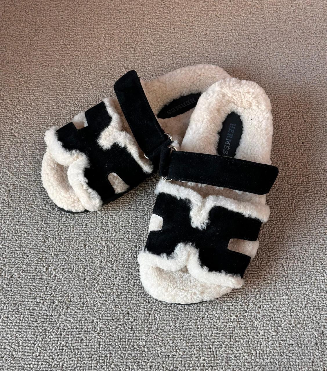 Hermes slippers chypre with fur
