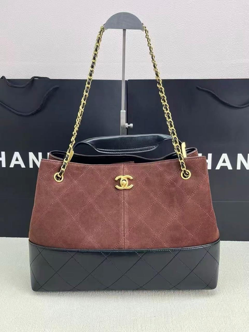Chanel bag tote